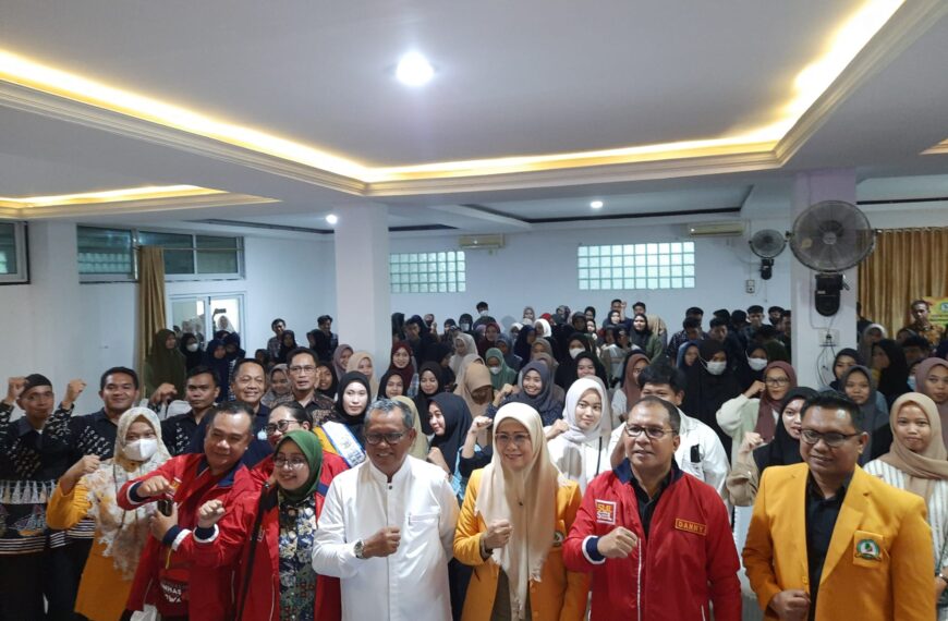 Kuliah Umum dan Seminar Pendidikan oleh Walikota Makassar di Unipol