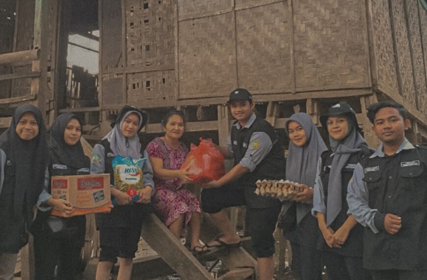 BEM Unipol Menyalurkan Bantuan untuk Korban Banjir di Kabupaten Soppeng