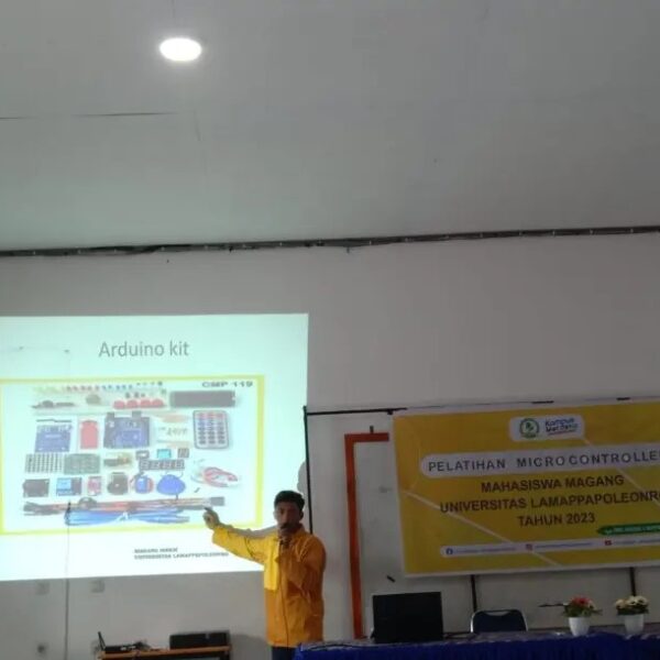 Mahasiswa KKN Magang MBKM Unipol Gelar Pelatihan Microcontroller