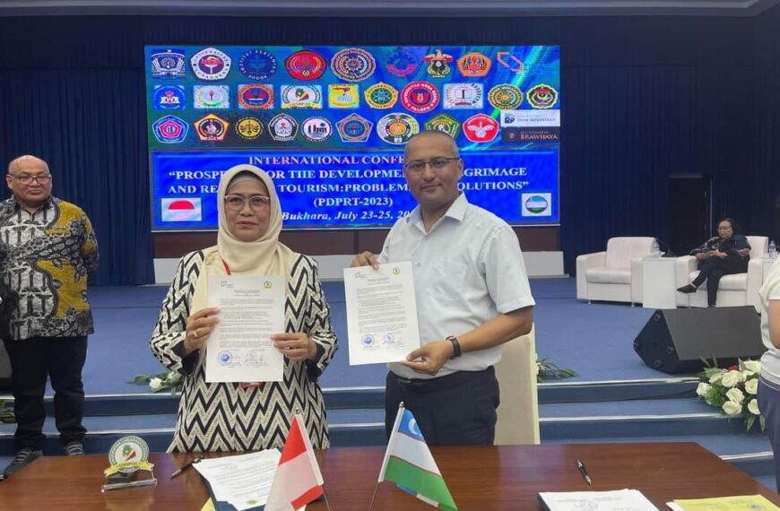 Penandatangan Nota Kesepahaman Universitas Lamappapoleonro dengan Bukhara State University