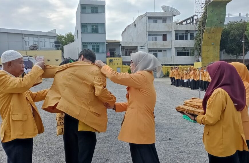 Rektor Unipol Mengukuhkan Mahasiswa Baru Universitas Lamappapoleonro Tahun 2023