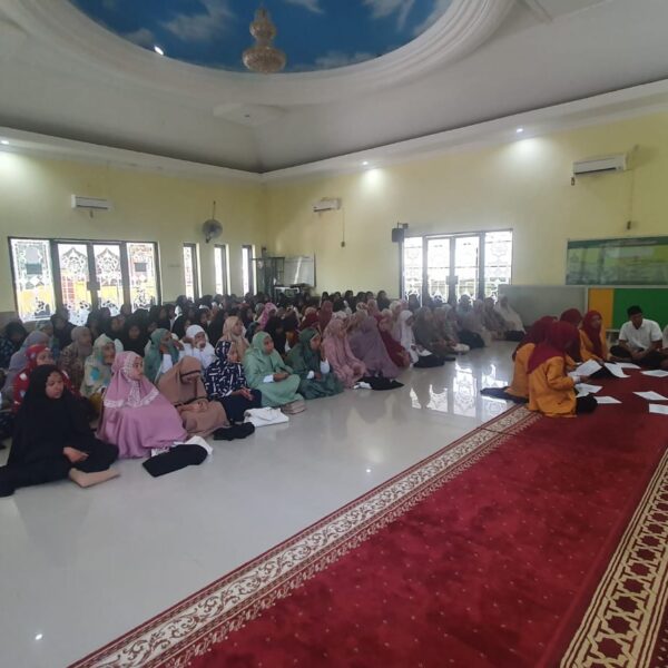 Mahasiswa Baru Unipol Ikuti Kegiatan Pencerahan Kalbu