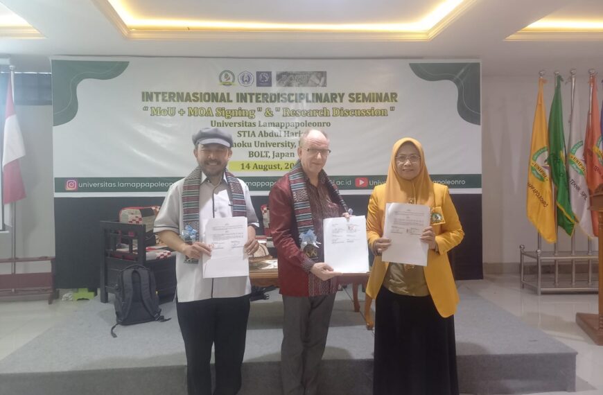 Penandatanganan Mou dan MoA antara Universitas Lamappapoleonro dengan STIA Abdul Haris dan Tohoku University Japan.