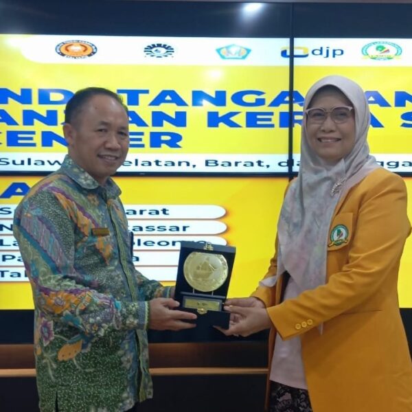 Rektor Universitas Lamappapoleonro Tandatangani Kerjasama Tax Center dengan Kanwil DJP Sultanbatara