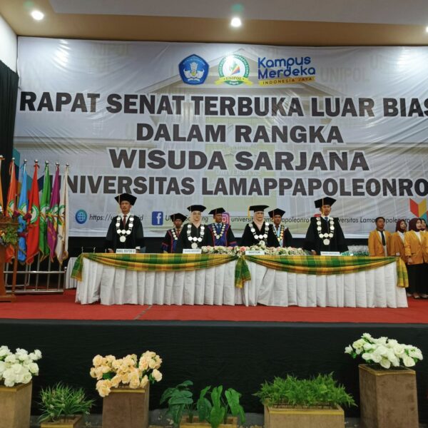 Wisuda Sarjana Universitas Lamappapoleonro Angkatan 2020 Tahun Akademik 2024-2025