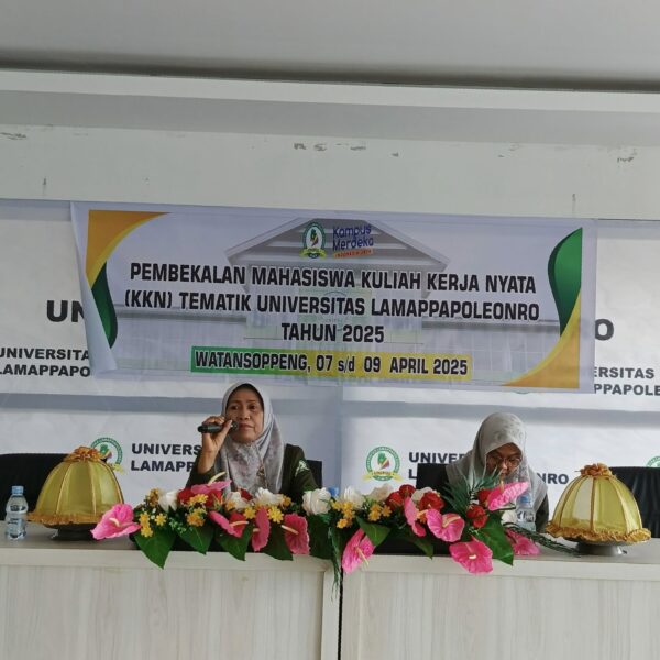 Rektor UNIPOL Membuka Pembekalan Mahasiswa KKN Tematik UNIPOL 2025