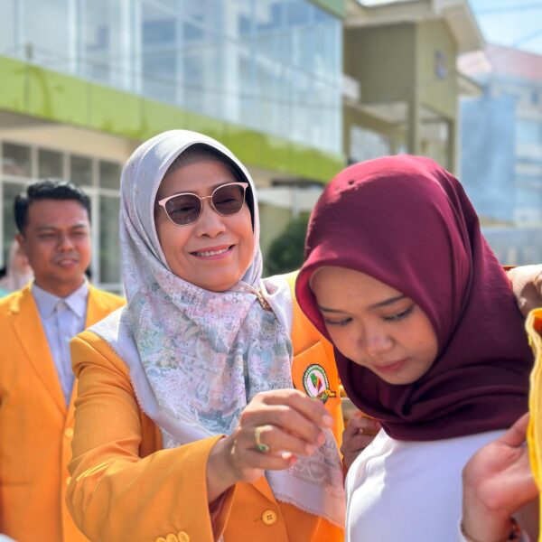 Rektor Unipol Melepas 410 Mahasiswa KKN Tematik, Siap Mengabdi di 4 Kabupaten