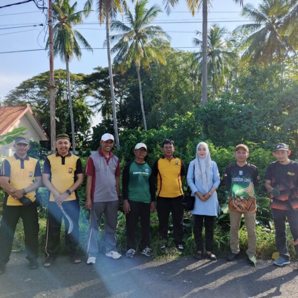 Wujud Sinergitas Mahasiswa, Pemerintah dan Masyarakat dalam Kegiatan Kerja Bakti KKN Tematik Unipol 2025.