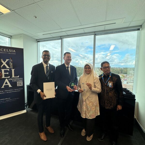 Universitas Lamappapoleonro Laksanakan Benchmarking dan Penandatanganan MoU dengan Excelsia University, Australia