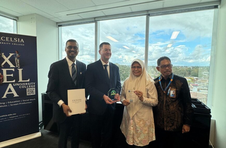 Universitas Lamappapoleonro Laksanakan Benchmarking dan Penandatanganan MoU dengan Excelsia University, Australia