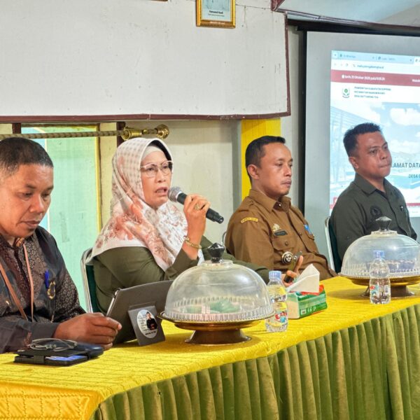 Tim Dosen Unipol Gelar Seminar Hasil Penelitian Fundamental dan Bimtek Aplikasi Manajemen SDM Berbasis Smart Village di Desa Gattareng Toa