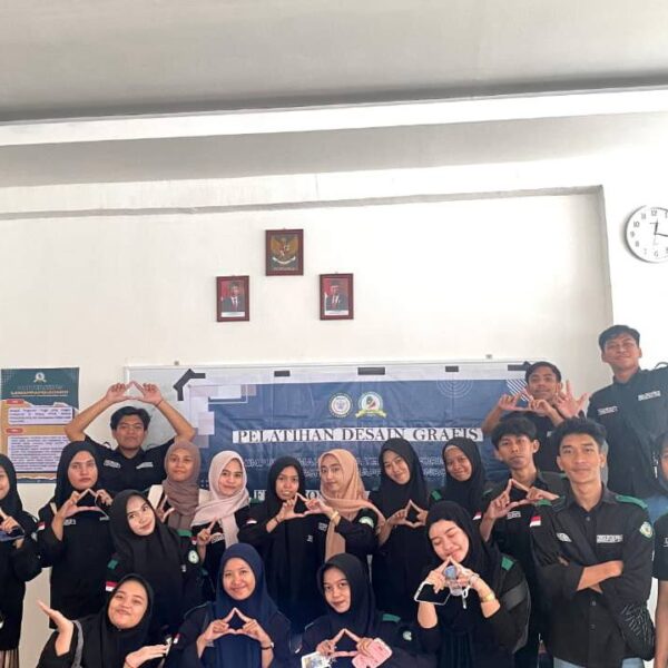 Himatikom Unipol Gelar Pelatihan Desain Grafis Bagi Mahasiswa