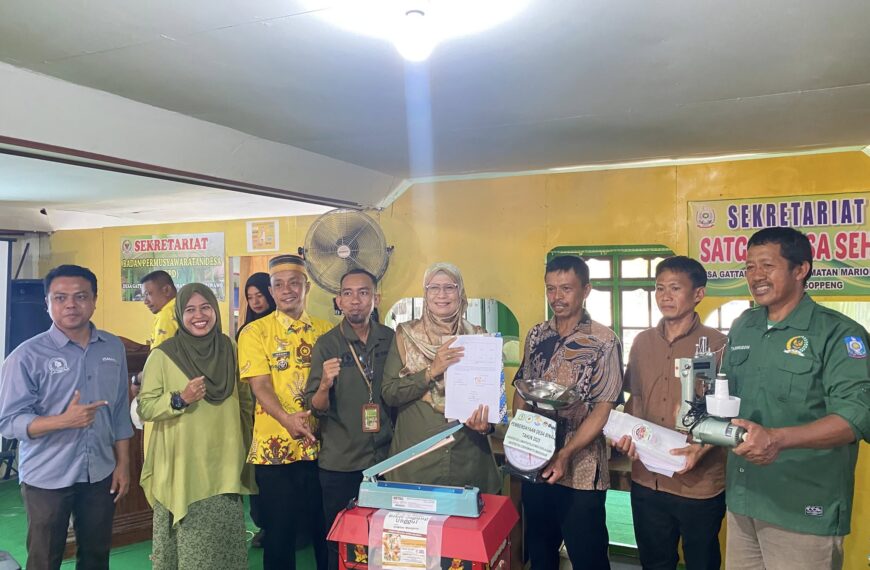 Dari Kampus untuk Desa: Unipol Serahkan Bantuan Alat Pengolahan Jagung Berbasis Inovasi Teknologi Kepada Kelompok Tani di Desa Gattareng Toa.